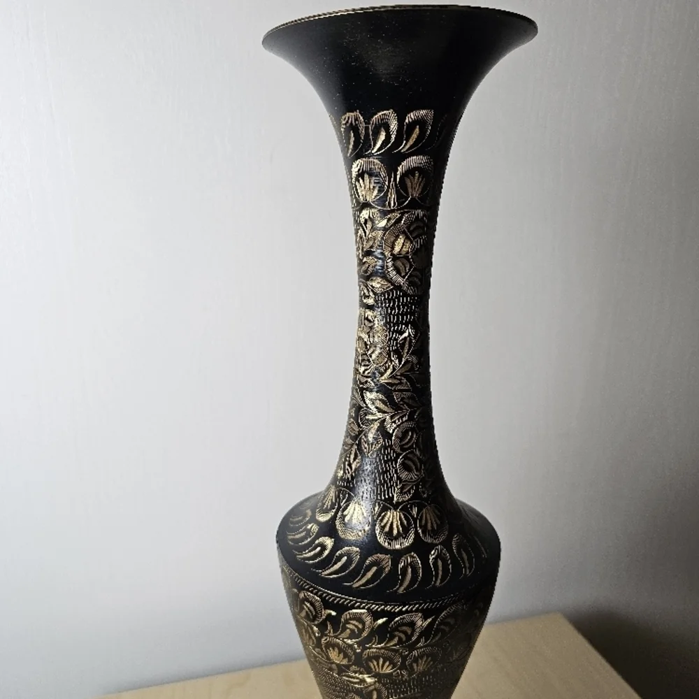 Elegant Black and Gold Vase